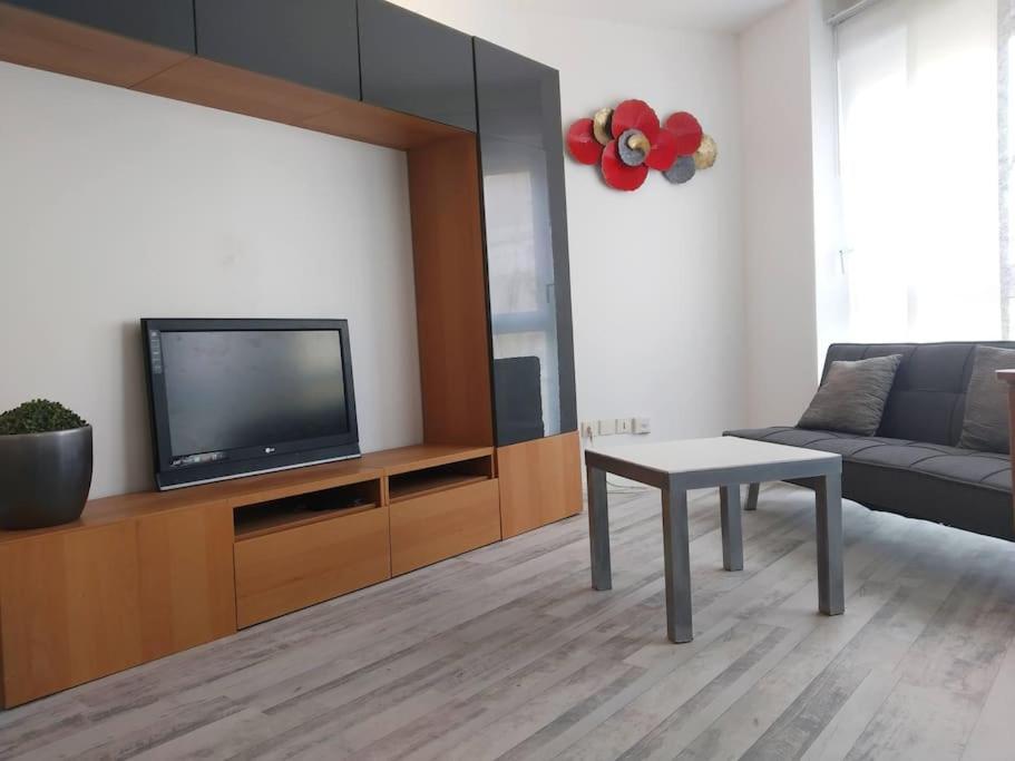 קלישי Superb Modern Apartment מראה חיצוני תמונה