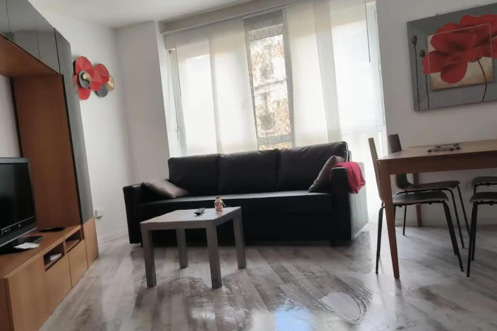 קלישי Superb Modern Apartment מראה חיצוני תמונה